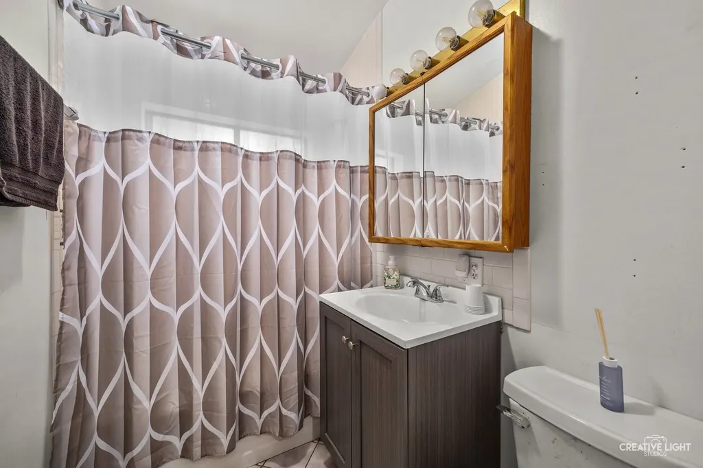 8048 Highland Avenue Downers Grove IL 60516