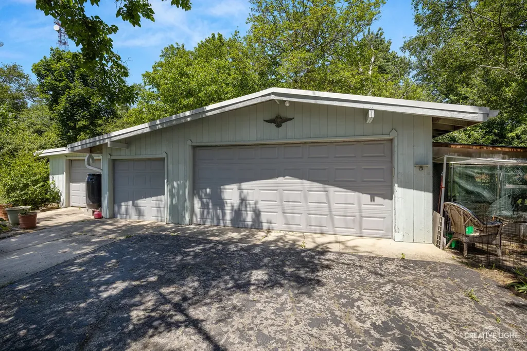 8048 Highland Avenue Downers Grove IL 60516
