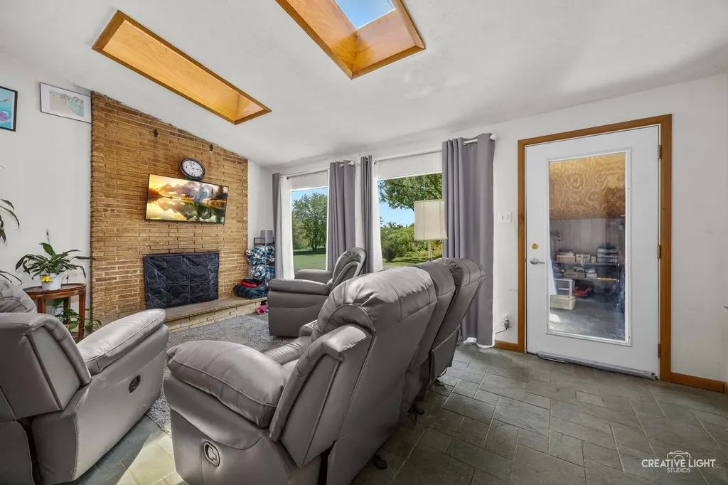 8048 Highland Avenue Downers Grove IL 60516