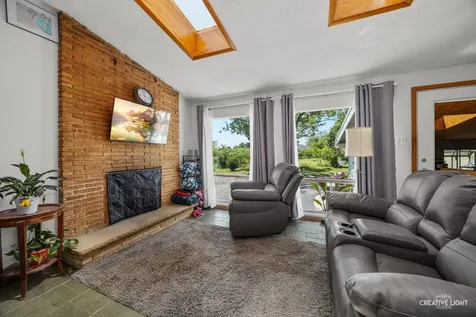 8048 Highland Avenue Downers Grove IL 60516