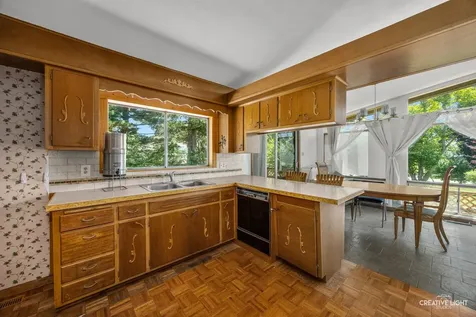 8048 Highland Avenue Downers Grove IL 60516
