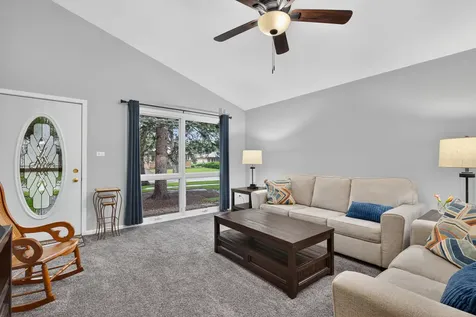 517 West North Street Itasca IL 60143