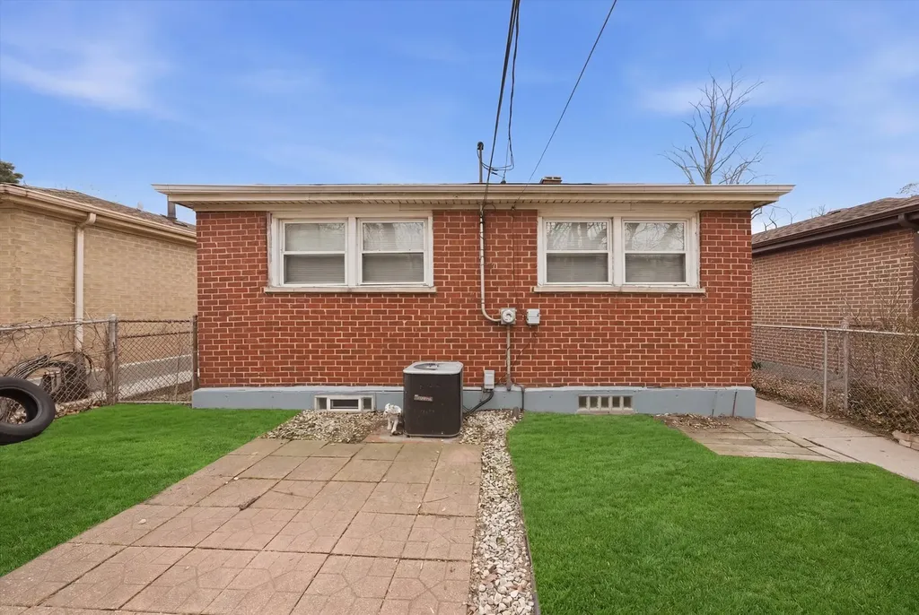 2846 East 127th Street Chicago IL 60633