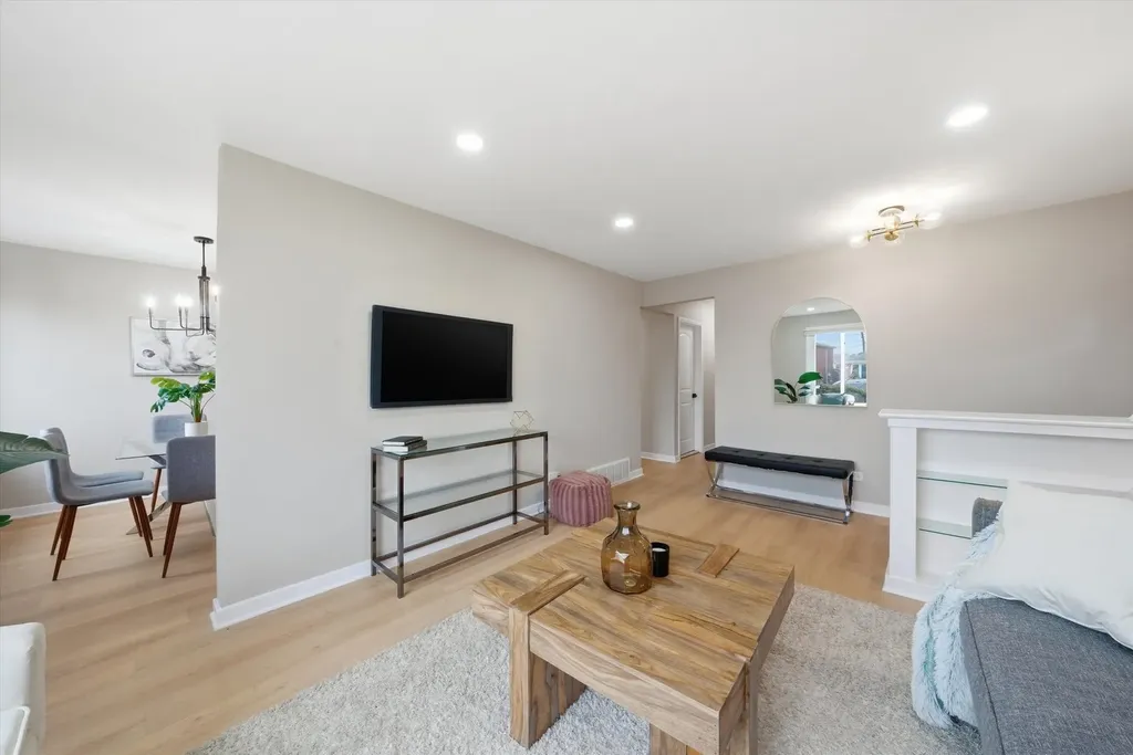 2846 East 127th Street Chicago IL 60633