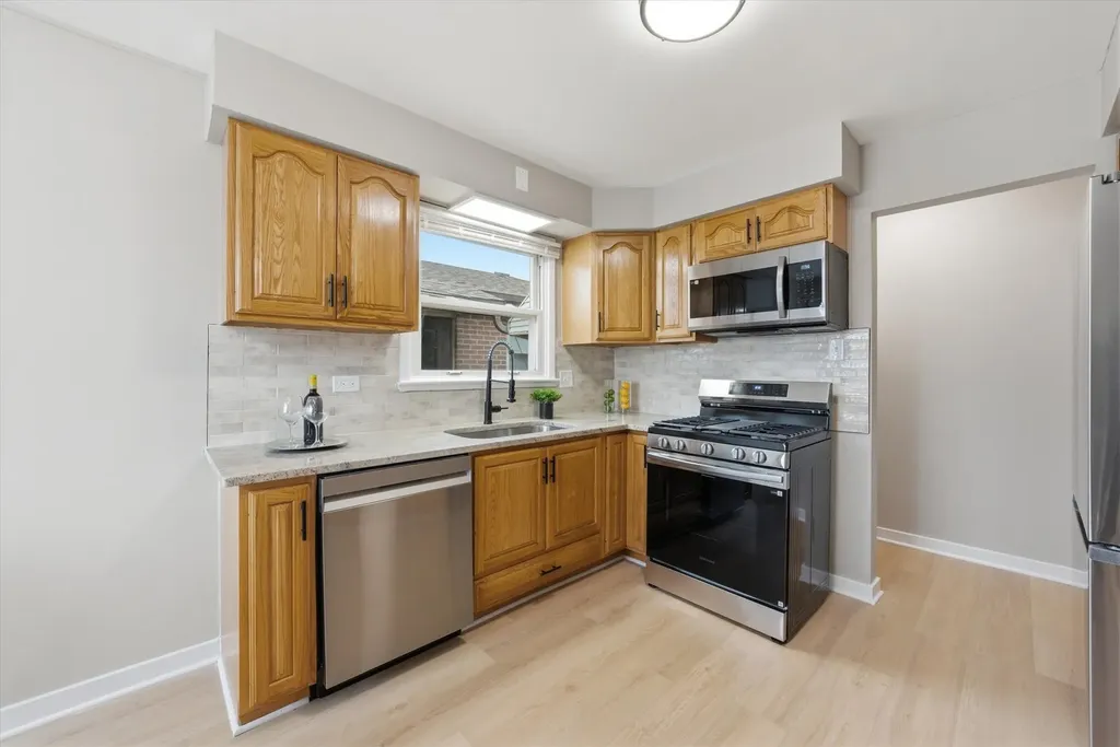 2846 East 127th Street Chicago IL 60633