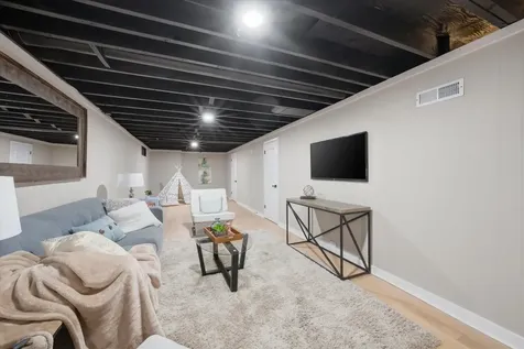 2846 East 127th Street Chicago IL 60633