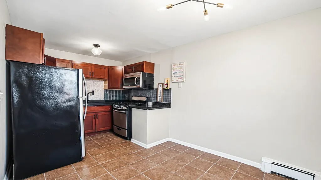 2411 West Balmoral Avenue Chicago IL 60625