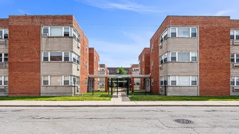 2411 West Balmoral Avenue Chicago IL 60625