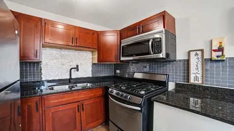 2411 West Balmoral Avenue Chicago IL 60625