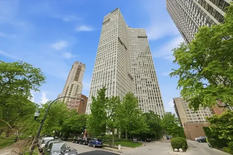 2626 North Lakeview Avenue Chicago IL 60614