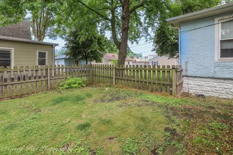 131 South 7th Street Dekalb IL 60115