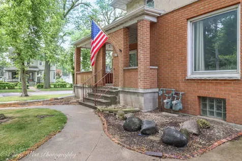 131 South 7th Street Dekalb IL 60115