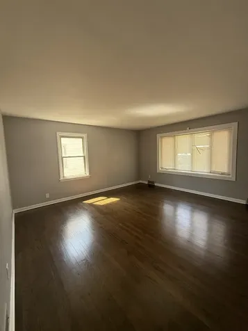 18343 Oakwood Avenue Lansing IL 60438