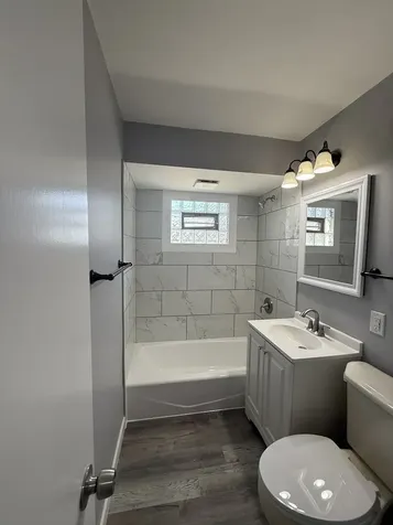 18343 Oakwood Avenue Lansing IL 60438