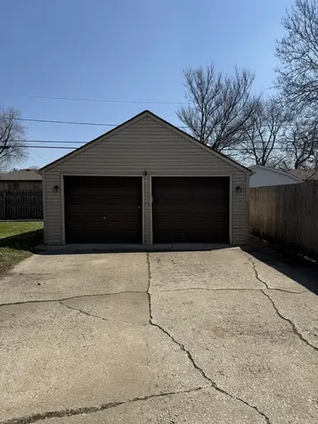 18343 Oakwood Avenue Lansing IL 60438