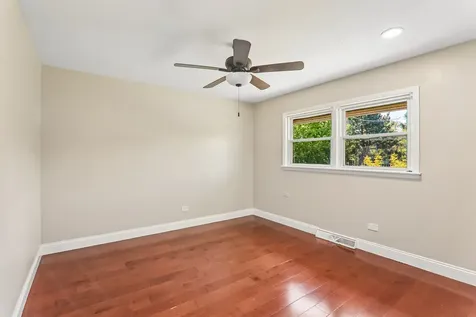 807 East Golfview Drive Mount Prospect IL 60056