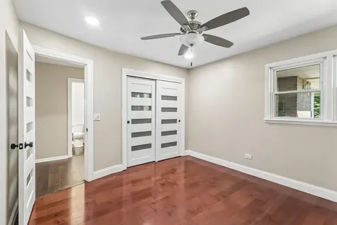 807 East Golfview Drive Mount Prospect IL 60056