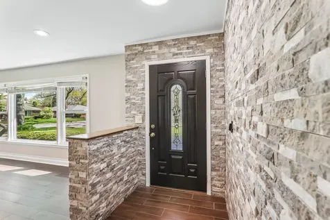 807 East Golfview Drive Mount Prospect IL 60056
