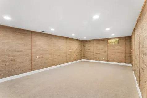 807 East Golfview Drive Mount Prospect IL 60056