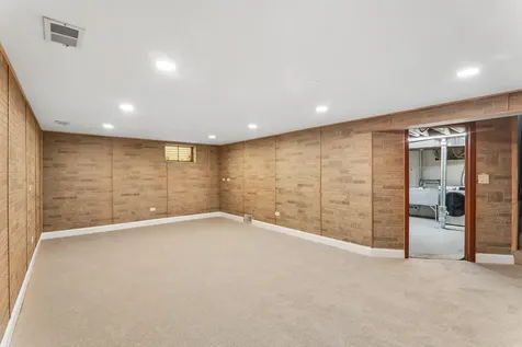 807 East Golfview Drive Mount Prospect IL 60056