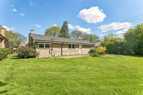 807 East Golfview Drive Mount Prospect IL 60056