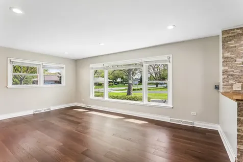 807 East Golfview Drive Mount Prospect IL 60056