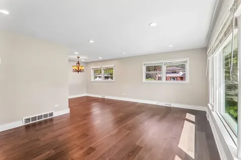 807 East Golfview Drive Mount Prospect IL 60056