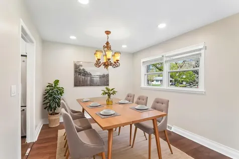 807 East Golfview Drive Mount Prospect IL 60056