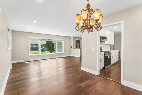 807 East Golfview Drive Mount Prospect IL 60056