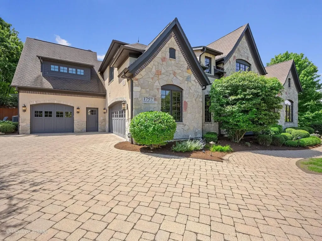 1757 Banchory Court Downers Grove IL 60515