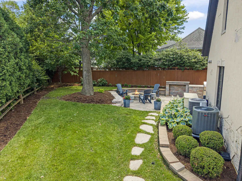 1757 Banchory Court Downers Grove IL 60515