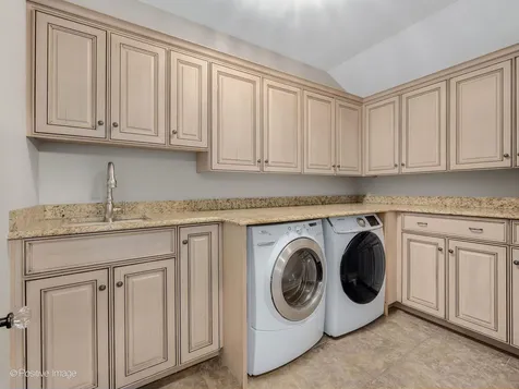 1757 Banchory Court Downers Grove IL 60515