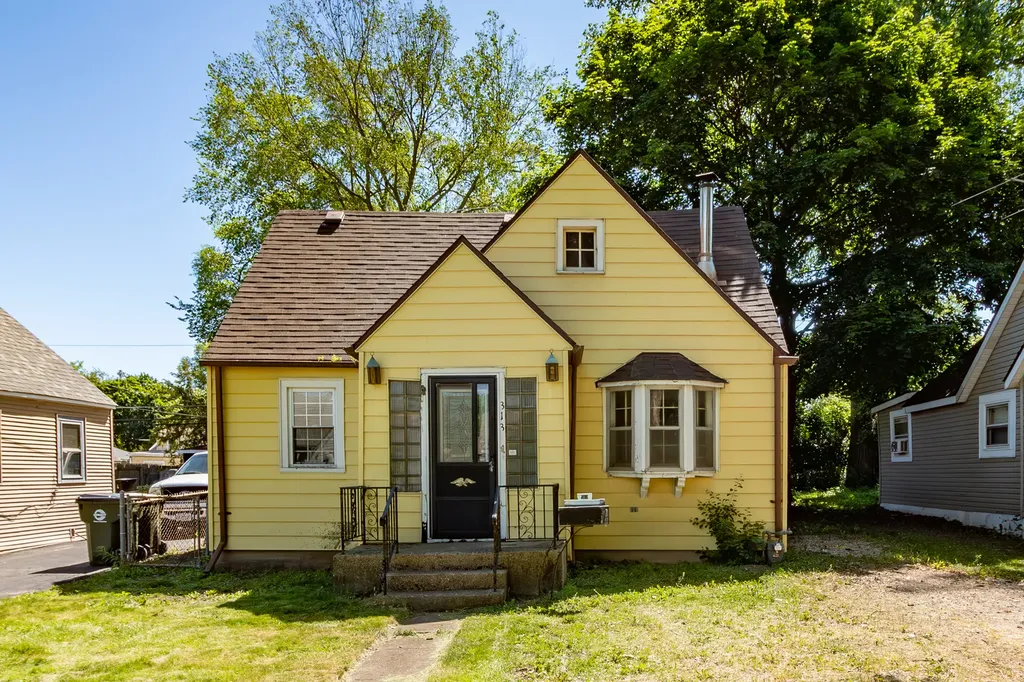 313 Highmoor Drive Round Lake Park IL 60073