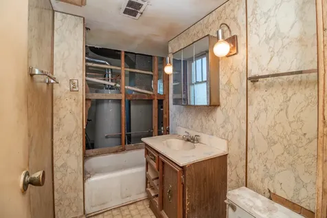 313 Highmoor Drive Round Lake Park IL 60073