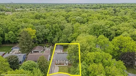2729 Lowery Court Zion IL 60099