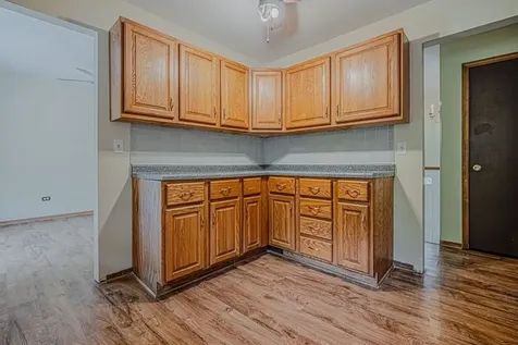 2729 Lowery Court Zion IL 60099