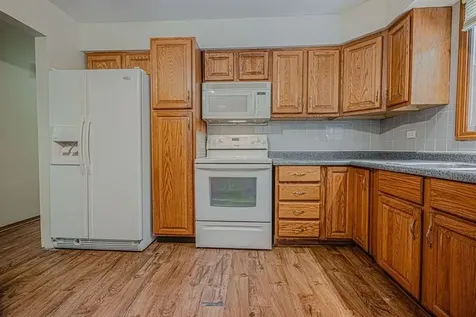 2729 Lowery Court Zion IL 60099