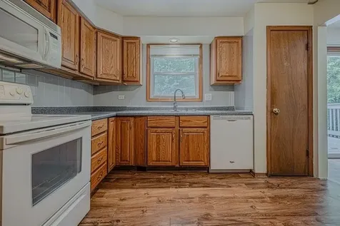 2729 Lowery Court Zion IL 60099