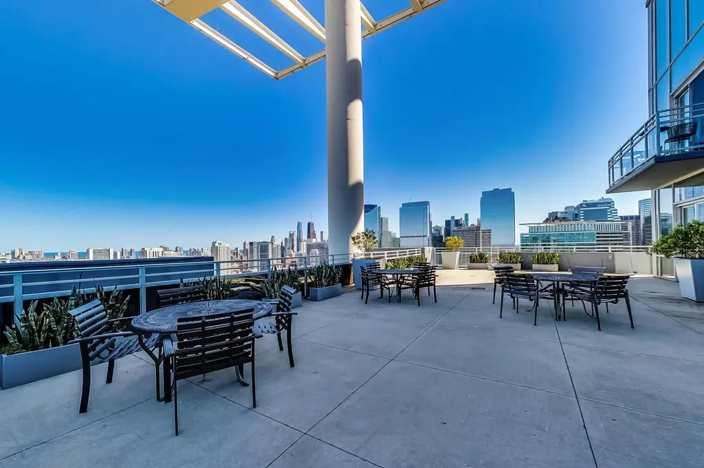 737 West Washington Boulevard Chicago IL 60661