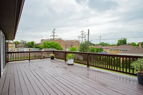7022 Birchwood Avenue Niles IL 60714