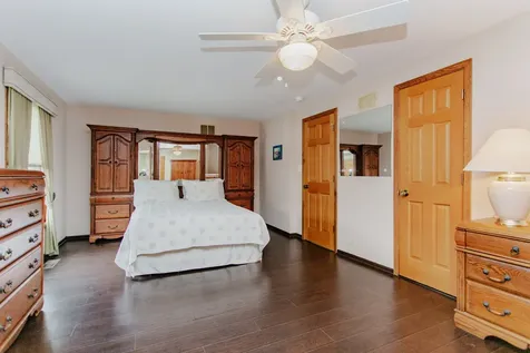 7022 Birchwood Avenue Niles IL 60714