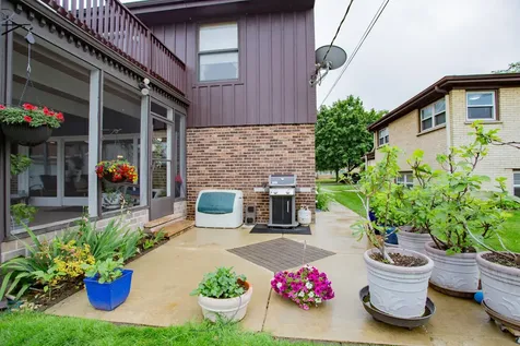 7022 Birchwood Avenue Niles IL 60714
