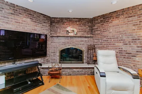 7022 Birchwood Avenue Niles IL 60714