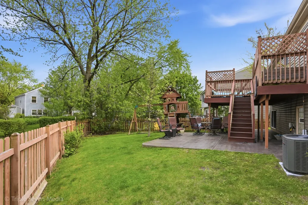 2109 Hitching Post Lane Schaumburg IL 60194