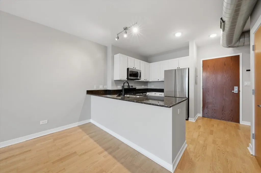1610 West Fullerton Avenue Chicago IL 60614