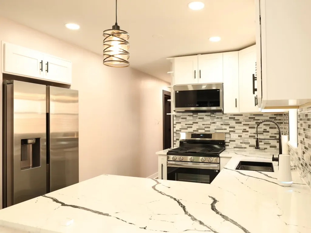 2115 West 68th Place Chicago IL 60636
