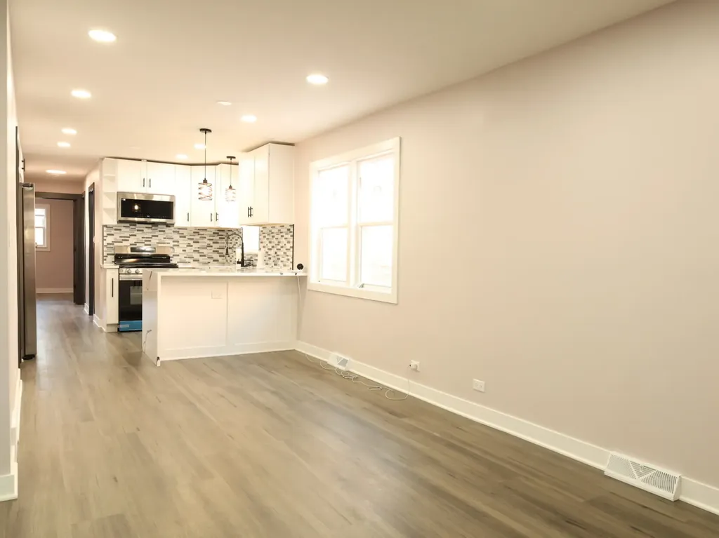 2115 West 68th Place Chicago IL 60636