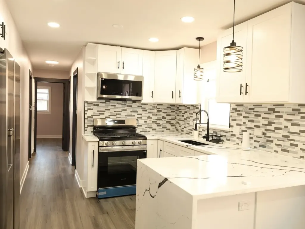 2115 West 68th Place Chicago IL 60636