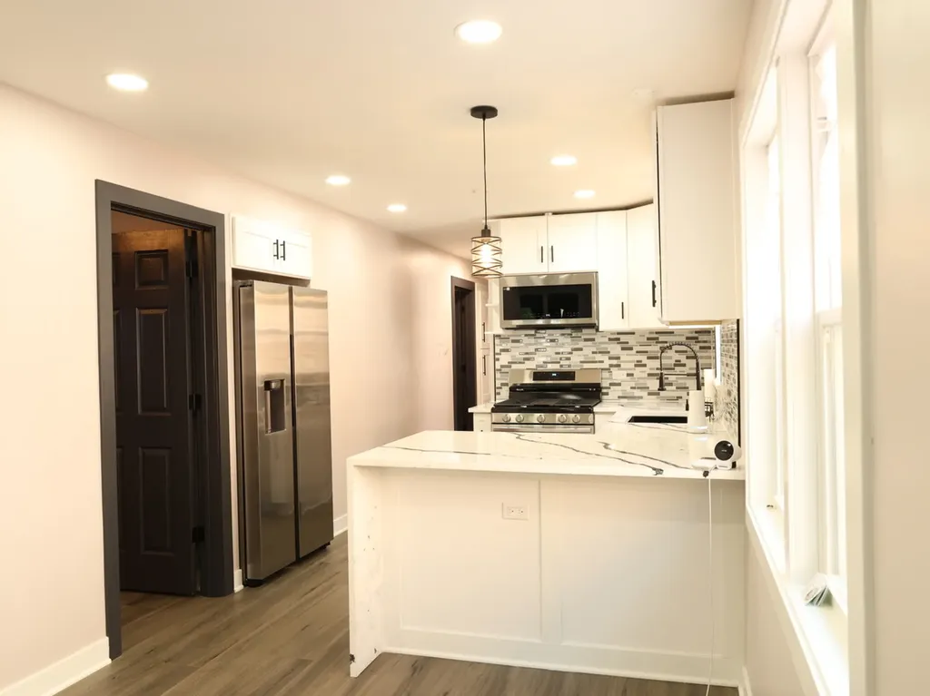 2115 West 68th Place Chicago IL 60636