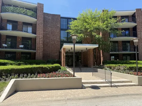 1405 East Central Road Arlington Heights IL 60005